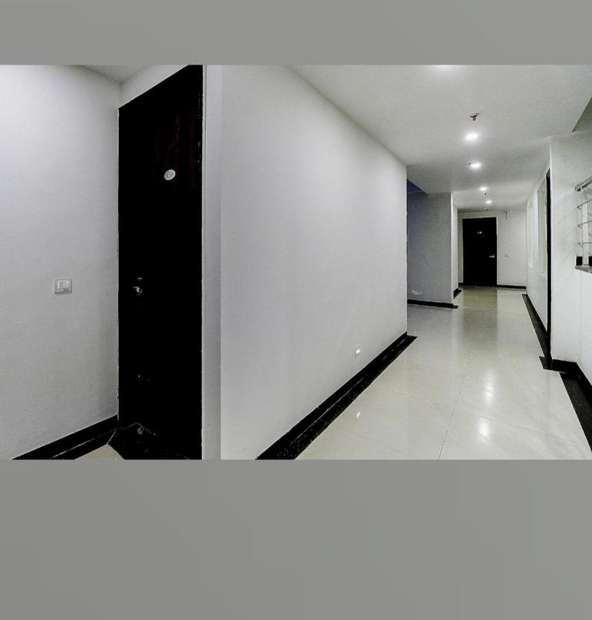 Hotel Almond Zirakpur Екстериор снимка