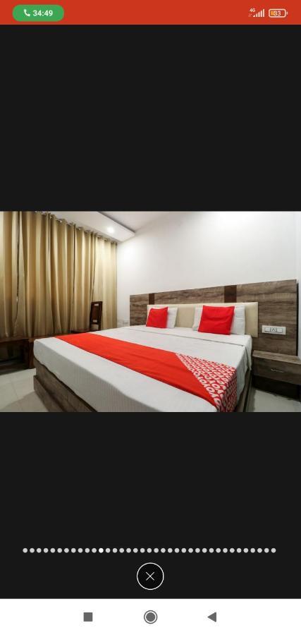 Hotel Almond Zirakpur Екстериор снимка