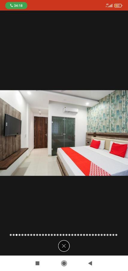 Hotel Almond Zirakpur Екстериор снимка