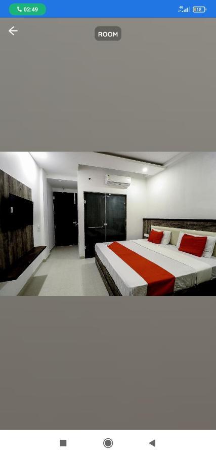 Hotel Almond Zirakpur Екстериор снимка