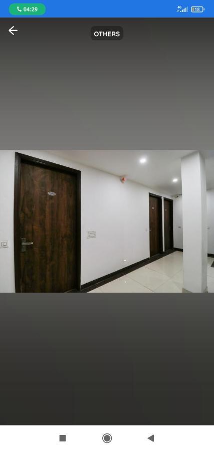 Hotel Almond Zirakpur Екстериор снимка