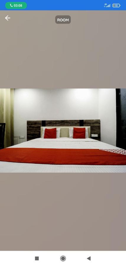 Hotel Almond Zirakpur Екстериор снимка