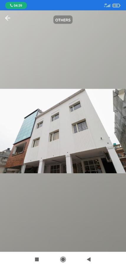Hotel Almond Zirakpur Екстериор снимка