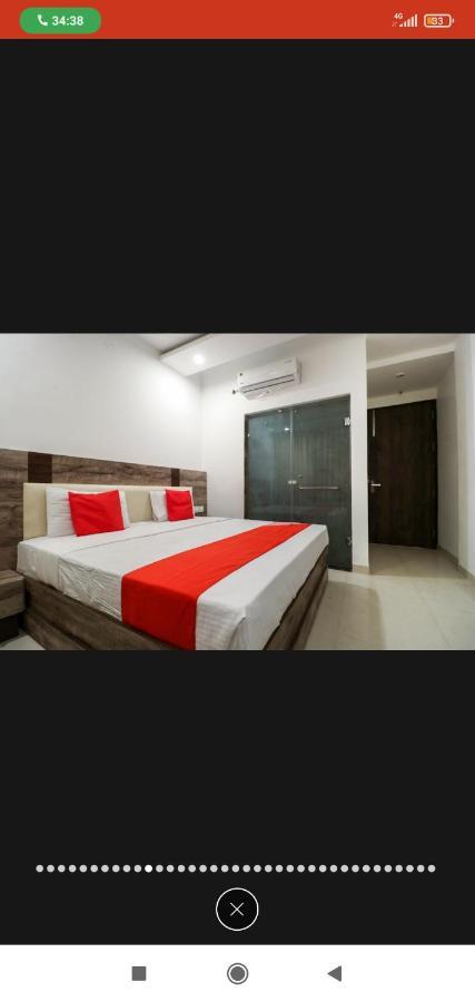 Hotel Almond Zirakpur Екстериор снимка