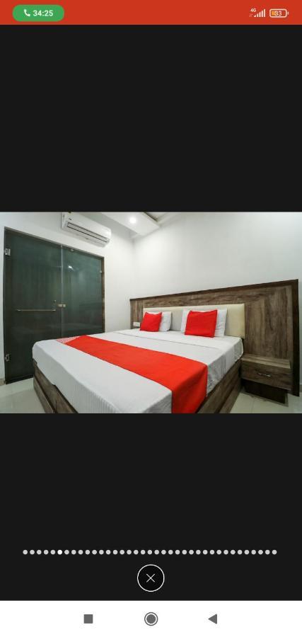 Hotel Almond Zirakpur Екстериор снимка
