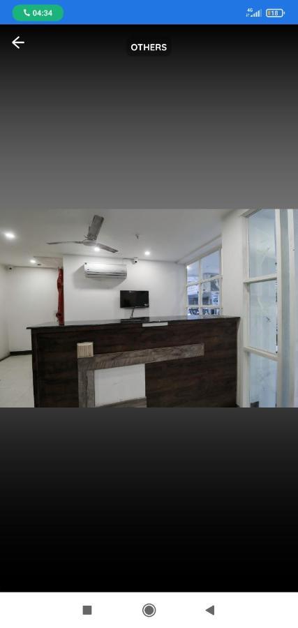 Hotel Almond Zirakpur Екстериор снимка