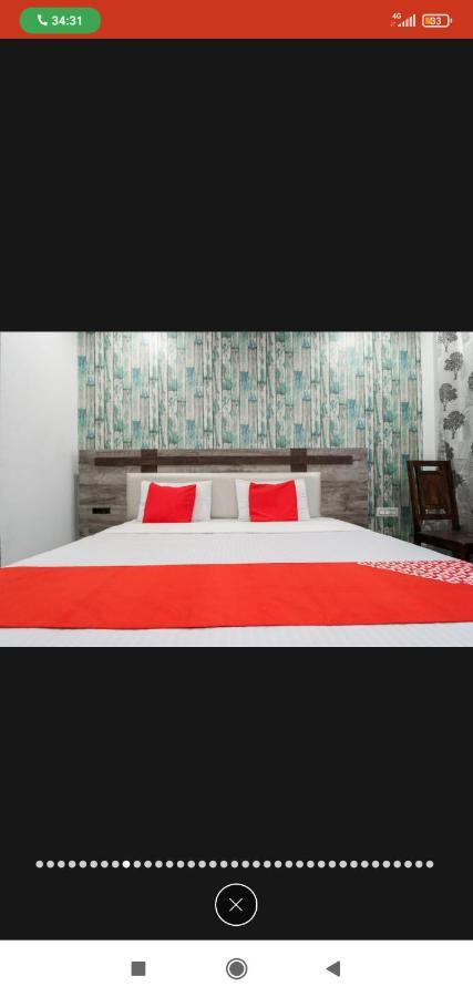Hotel Almond Zirakpur Екстериор снимка