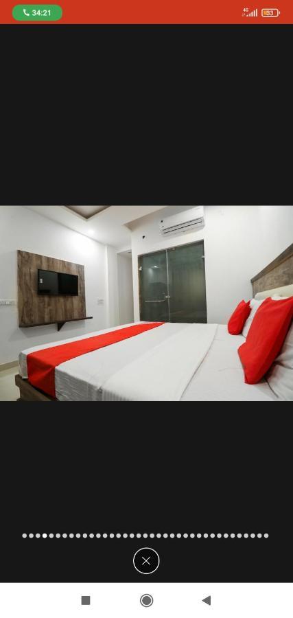 Hotel Almond Zirakpur Екстериор снимка