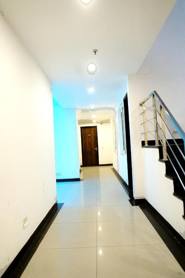 Hotel Almond Zirakpur Екстериор снимка