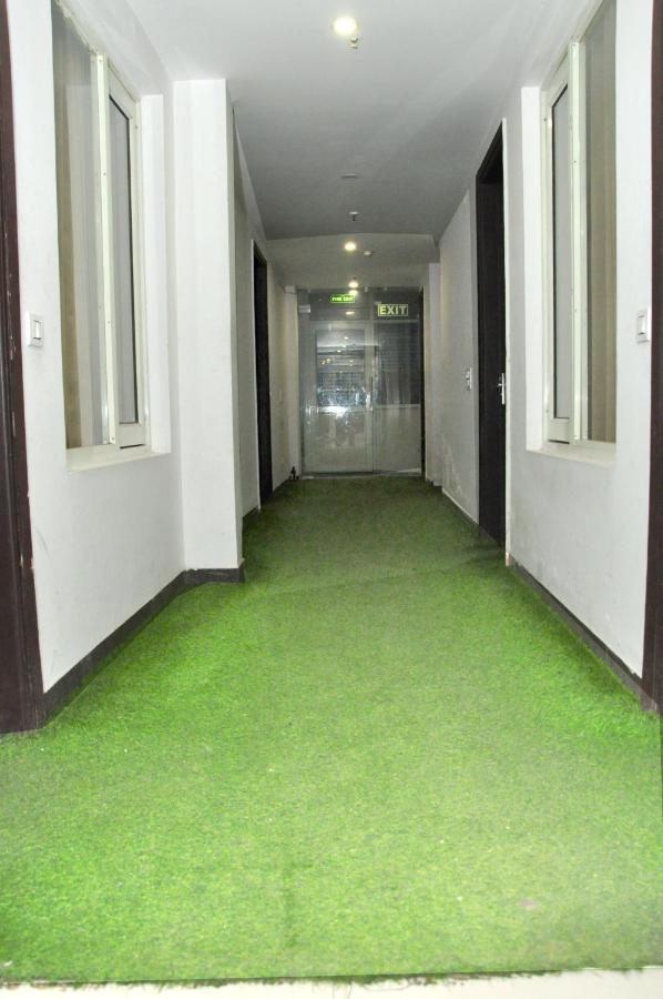 Hotel Almond Zirakpur Екстериор снимка